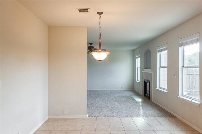 Foto del edificio - 965 Sweet Gum Dr