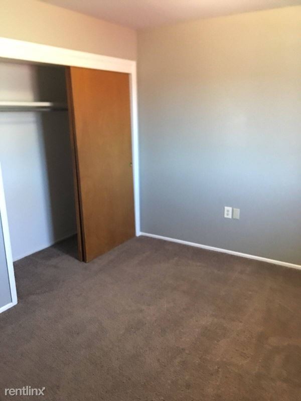 Building Photo - 2 br, 1 bath Apartment - 500  N Thompson st