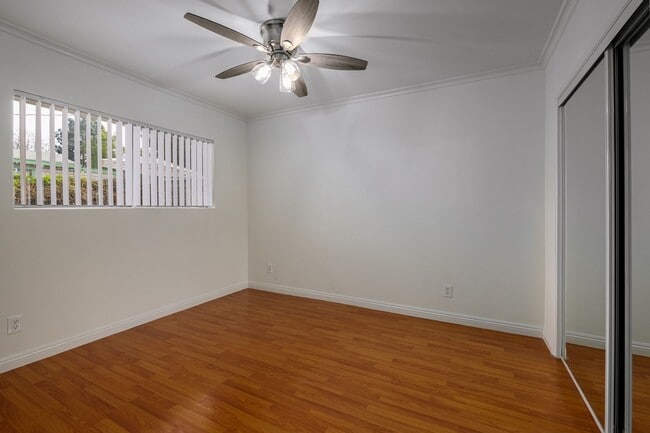 Building Photo - 4000 Sequoia St