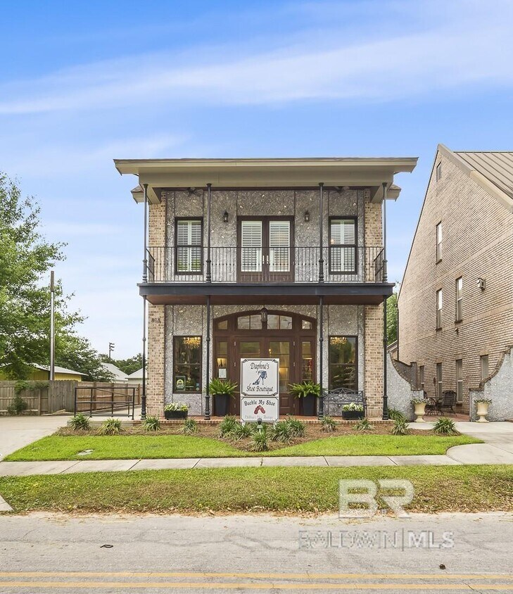 Foto principal - 818 Manci Ave