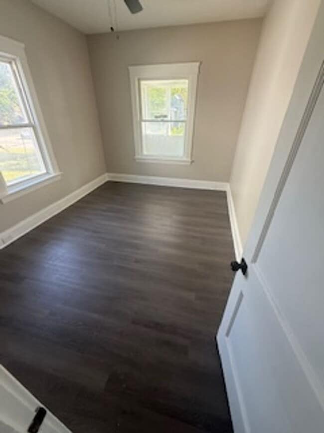 Building Photo - 390 East 152
