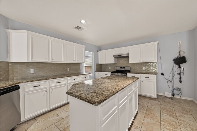 Foto del edificio - 12819 Wisteria Park Dr
