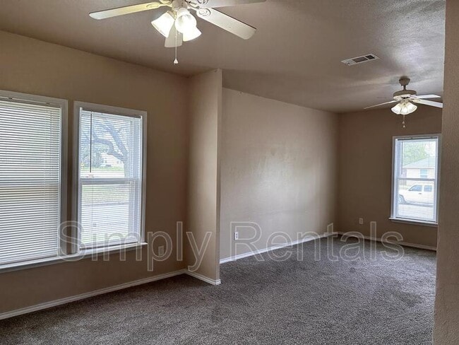 Building Photo - Monroe St 2501