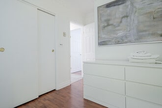 Building Photo - 9 Caldwell St