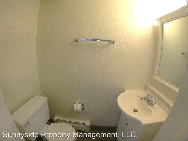 Foto del edificio - 3 br, 1.5 bath House - 1065 University Ave...