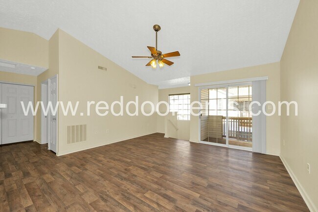 Building Photo - Charm and Convenience: Your Ideal 2-Bedroo...