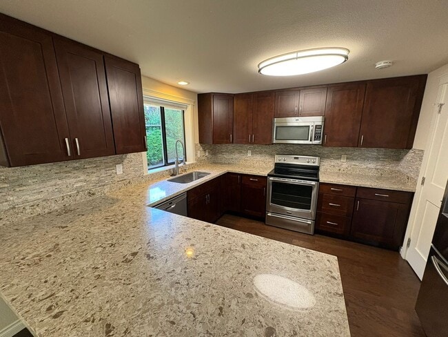 Foto del edificio - 4300 Bryce Dr