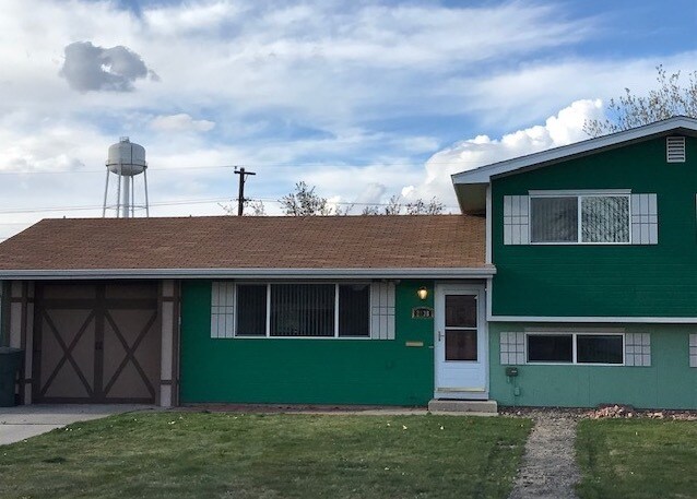 Street view with garage - 2138 Gunnison Ave
