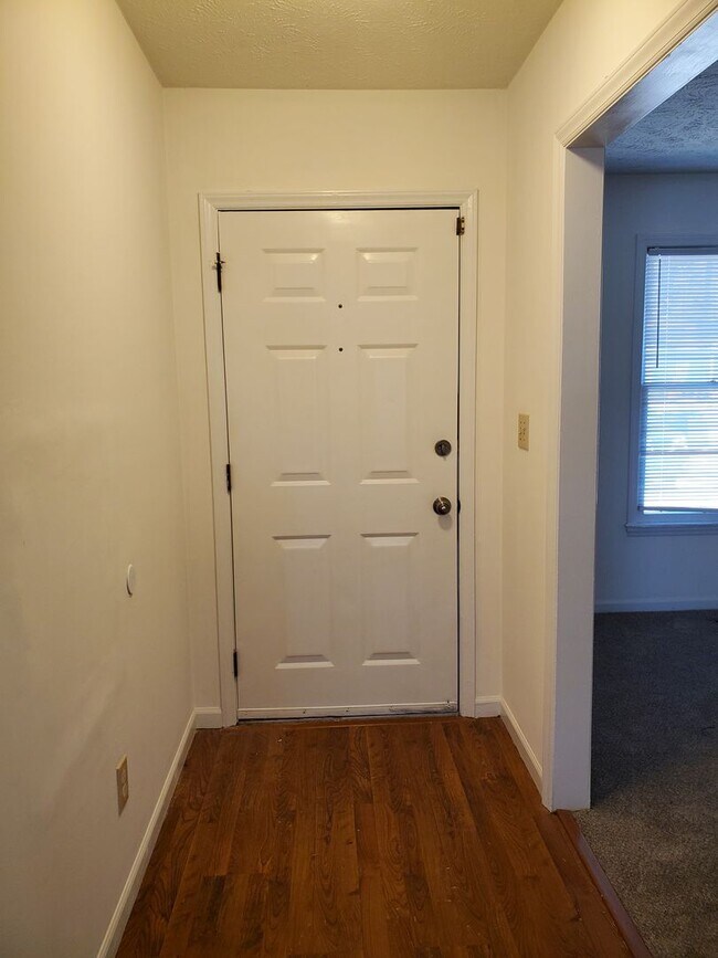 Foto del edificio - 9416 Gooden ~ Lake Rim Estates **THIS HOME...