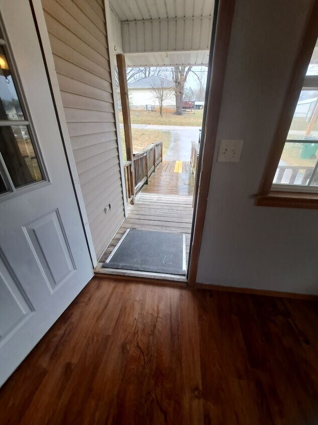 402 S 3rd St Unit 402 S 3rd St B, Flippin, AR 72634 Room for Rent in Flippin, AR