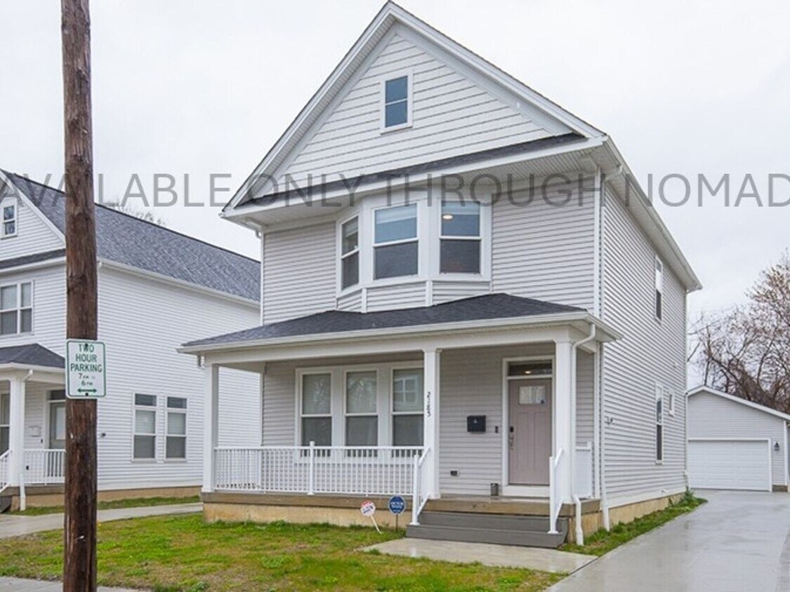 Primary Photo - 3 Bedroom Single Family Home Next To The C...