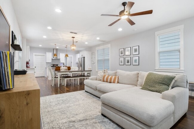 Foto del edificio - 3 Bedroom Inglewood Home