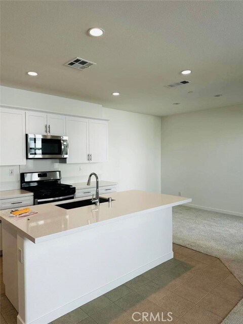 Building Photo - 4371 S Cantos Paseo