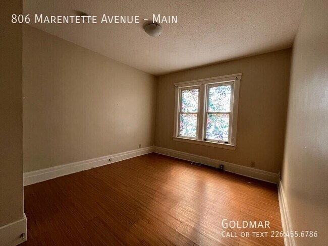 Building Photo - 3 Bedroom Plus Den - Main Floor of Duplex in Walkerville