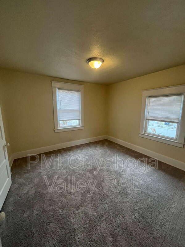 Building Photo - 555 Brittain Rd