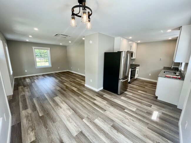 Foto del edificio - 144 Buttonbush Ln