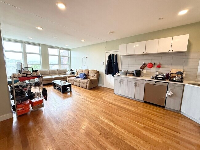 Building Photo - 299 Dudley St