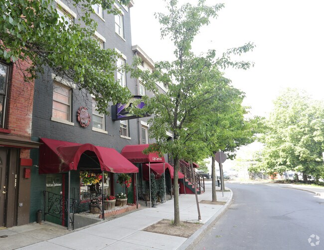 Building Photo - 51 Grand St