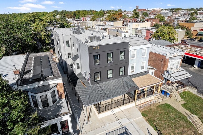Building Photo - 228 N 63rd St