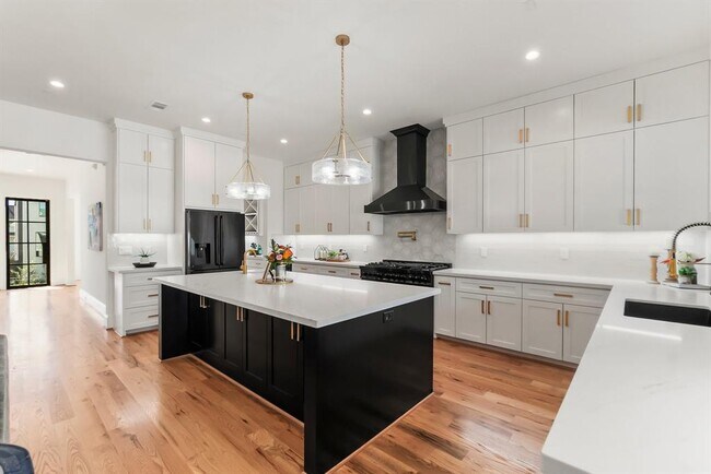 Foto del edificio - 1107 Grovewood Ln