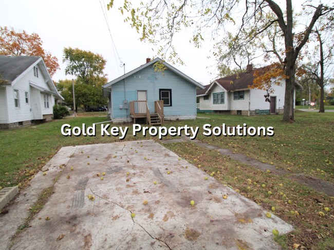 Building Photo - Spacious 2 BR 1 BA House with Covered Front Porch (SECTION 8 APPROVED)