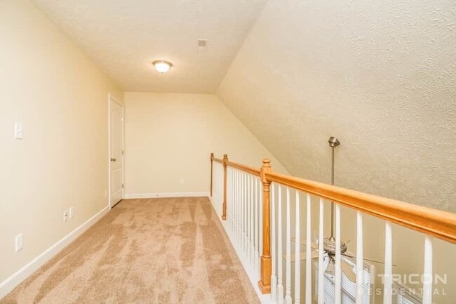 Building Photo - 707 Willow Cove Dr