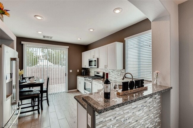 Foto del edificio - 8061 Palace Monaco Ave