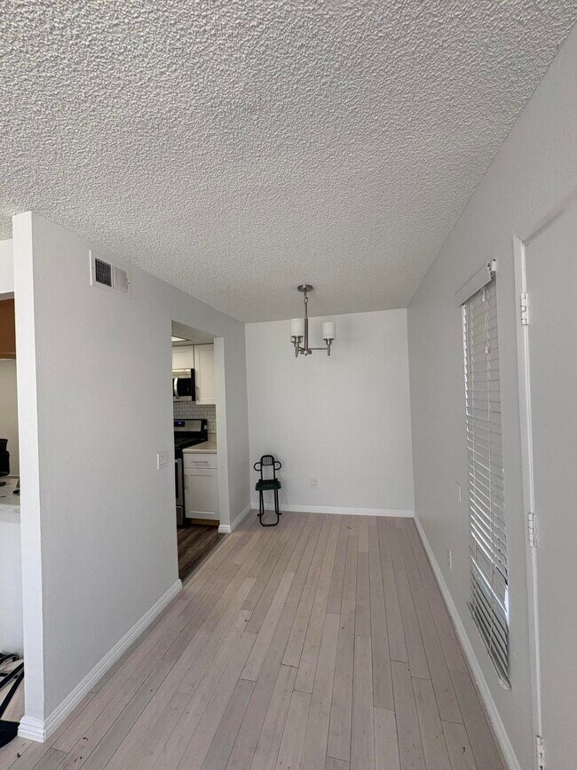 Foto del edificio - 2339 Lillyvale Ave
