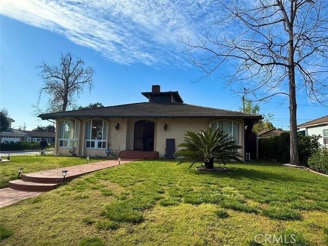 Building Photo - 902 Coronado Dr