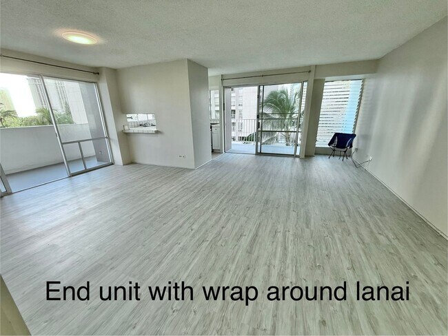 Foto del edificio - Oahu Surf 2 - 2 bdrm, 2 bath, 1 pkg, Free Water, Sewer, & Electricity