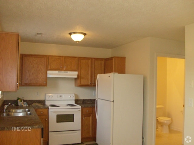 Kitchen - Tisbury Apartments