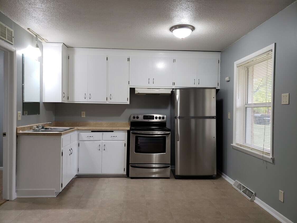 Kitchen - 543 5th St NW