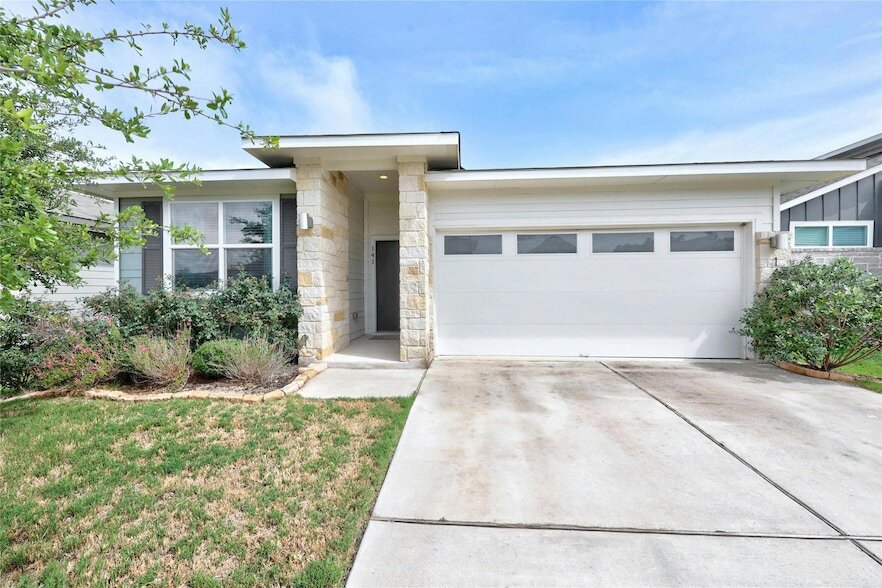 Primary Photo - 141 Parryi Cove