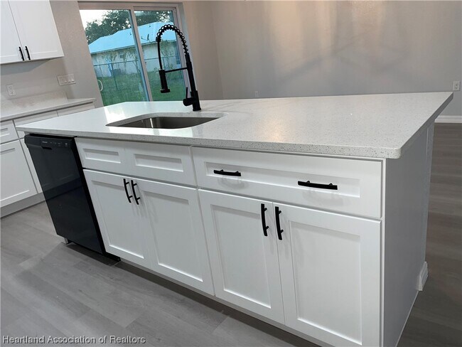 Foto del edificio - 1757 N Olivia Dr