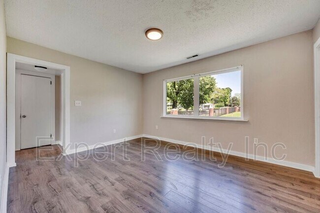 Foto del edificio - 1061 57th St