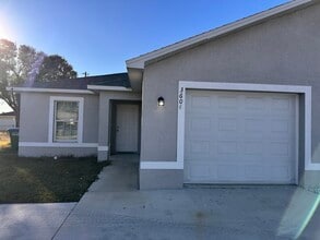 Building Photo - 3606 SW 7th Pl