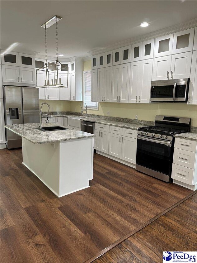 Foto principal - 203 S Franklin Dr