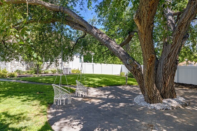 Foto del edificio - 5976 Woodshire Ln