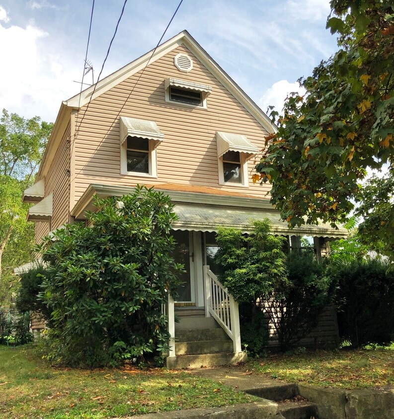 2239 25th St SW, Akron, OH 44314 House Rental in Akron, OH