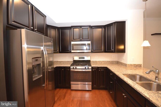 Building Photo - 5942 Leben Dr