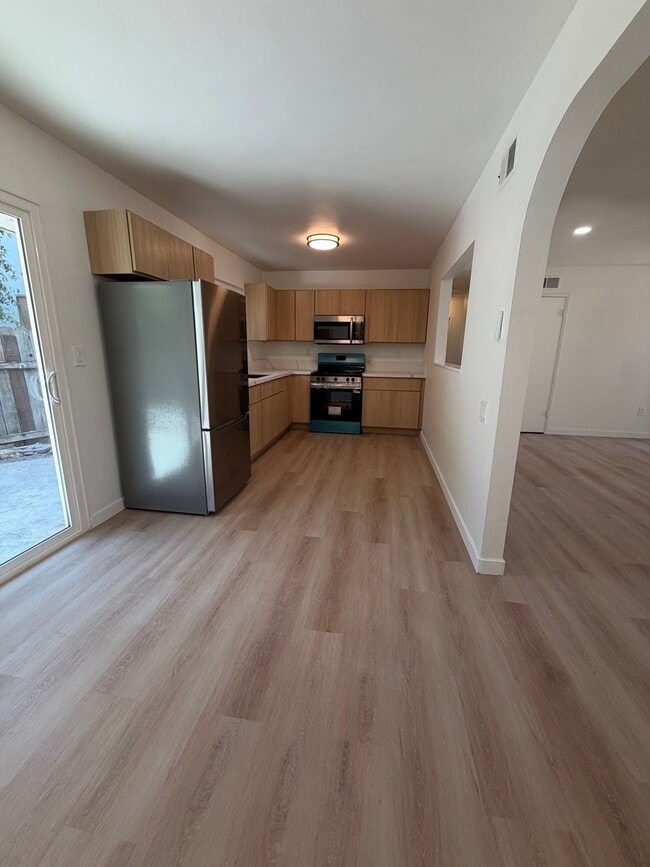 Building Photo - 2232 E Joana Dr