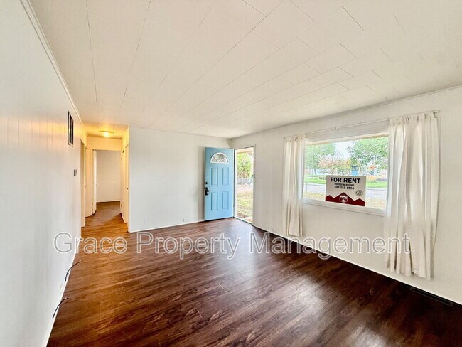 Foto del edificio - 6028 Forest Dr