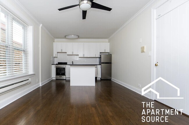 Foto del edificio - 918 Green Bay Rd