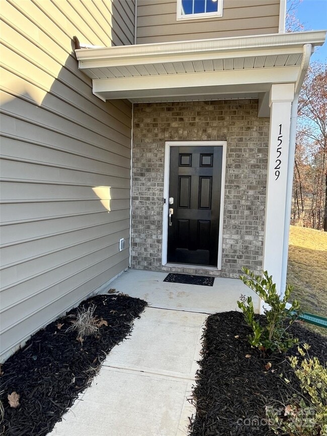 Foto del edificio - 15529 Capps Rd