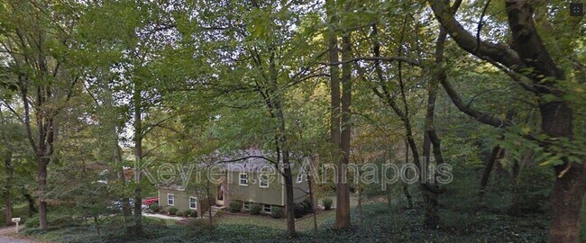 Building Photo - 1911 Fohner Pl