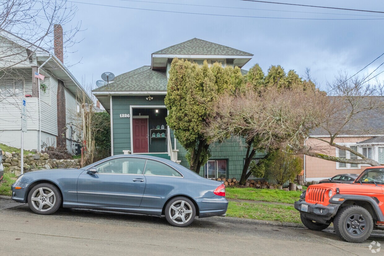Primary Photo - 1226 Gregory Way