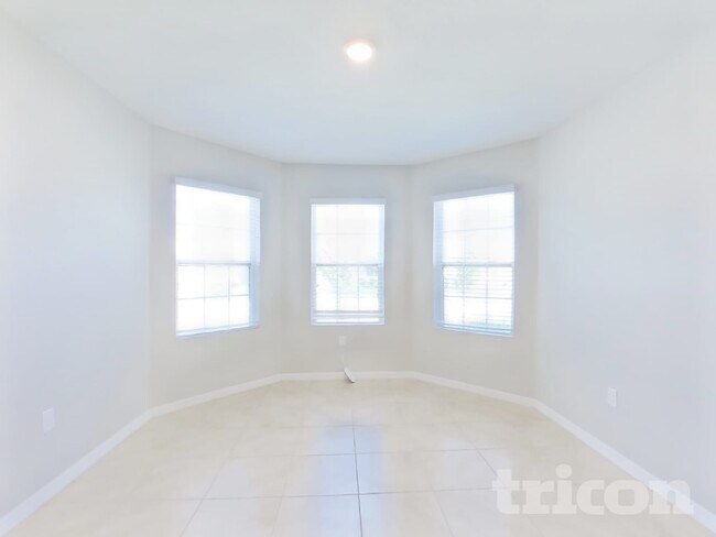 Foto del edificio - 518 Squires Grove Dr