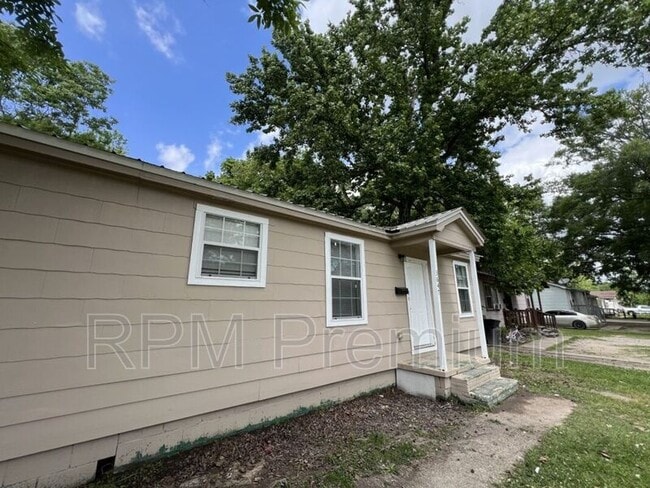 Foto del edificio - 3647 Mission Dr