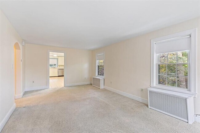 Foto del edificio - 6 Chase Ln