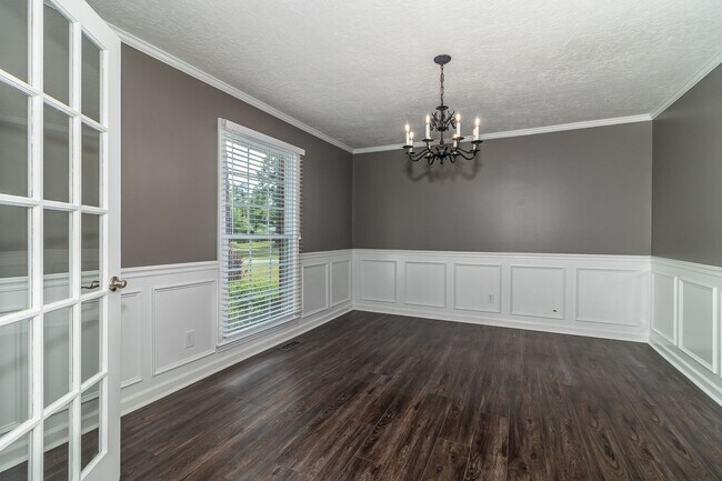 Foto del edificio - Beautiful and Updated 5 Bedroom Home